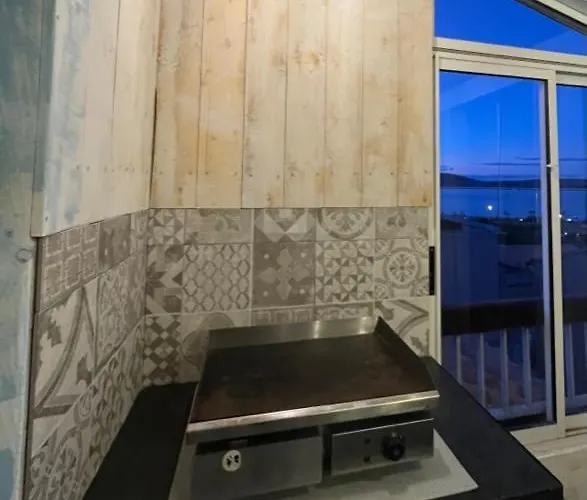 Vue Et Etang フロンティニャン